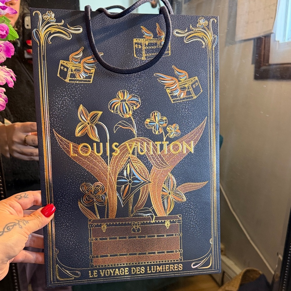 2025 louis vuitton Christmas shopping bag brand new